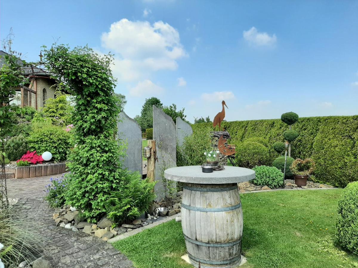 Pension-Jakobs Nachtsheim ภายนอก รูปภาพ