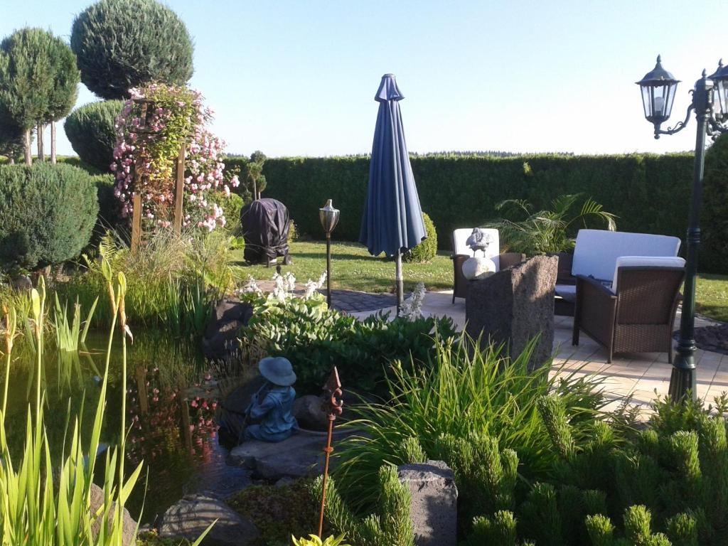 Pension-Jakobs Nachtsheim ภายนอก รูปภาพ